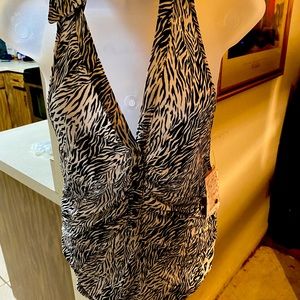 Free People back and white top. NWT